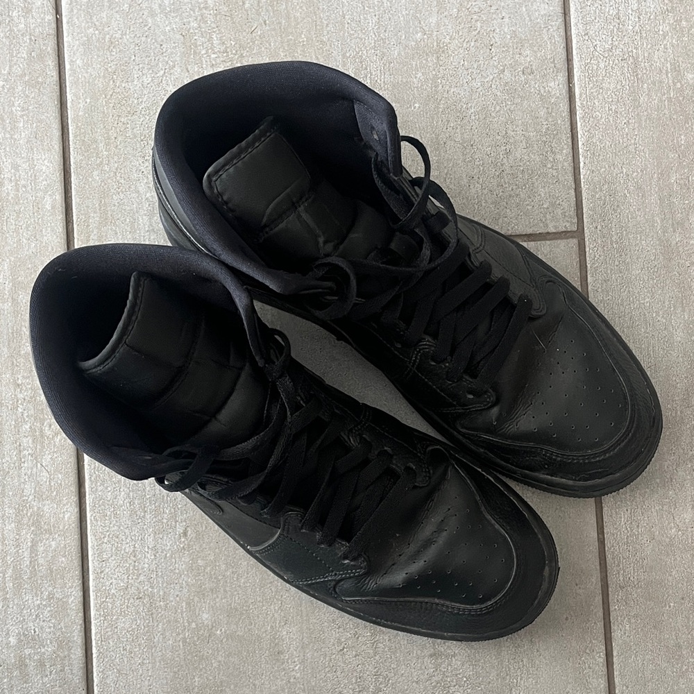 Nike Jordan 1 Mid Triple Black - Picture 4 of 10
